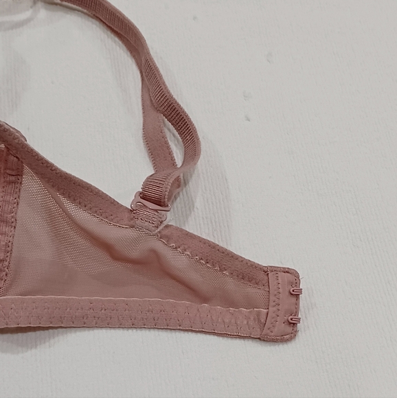 PINK Victoria's Secret Push Up Lace Bra, size 32DD - Picture 7 of 14